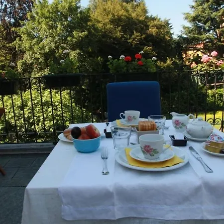 Lisander And Terrace Bed & Breakfast 4*
